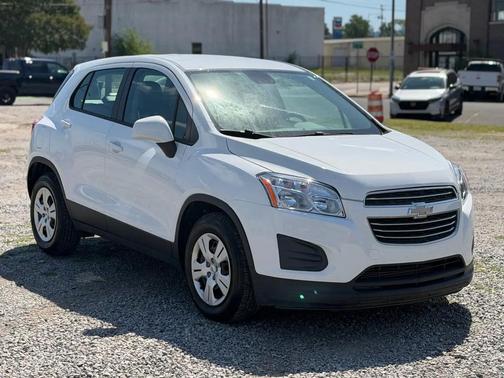 Summit White 2016 Chevrolet Trax LS