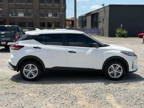 Fresh Powder 2024 Nissan Kicks S