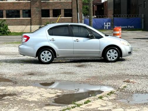 2010 Suzuki SX4 LE Popular