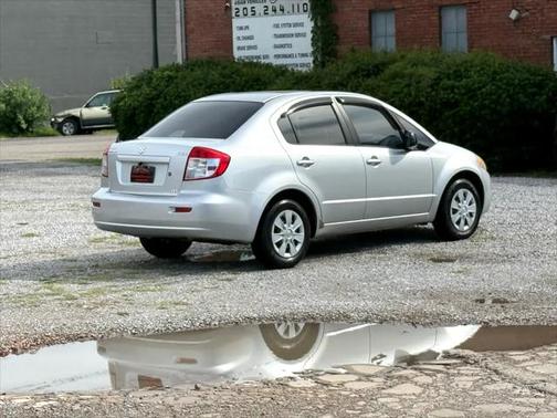 2010 Suzuki SX4 LE Popular