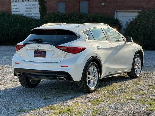 2018 INFINITI QX30 Premium