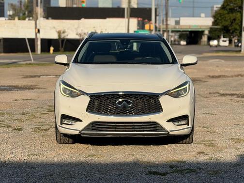 2018 INFINITI QX30 Premium