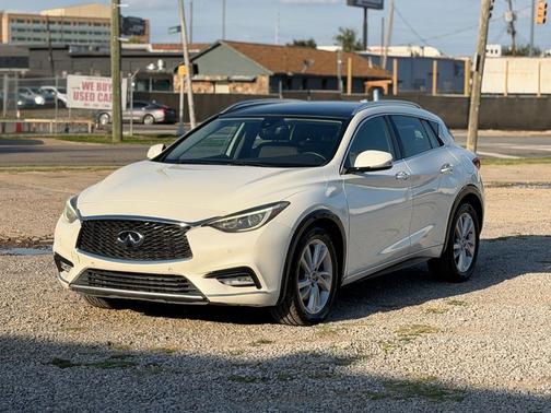 2018 INFINITI QX30 Premium