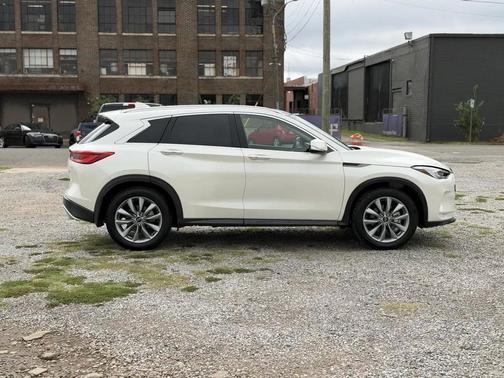 White 2021 INFINITI QX50 LUXE