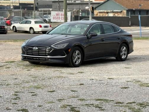 2023 Hyundai SONATA SE