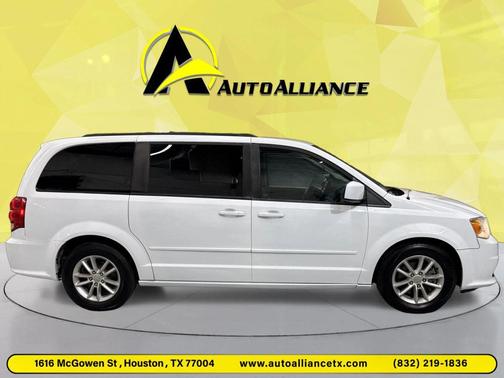 Bright White Clearcoat 2015 Dodge Grand Caravan SXT