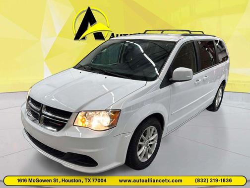 Bright White Clearcoat 2015 Dodge Grand Caravan SXT