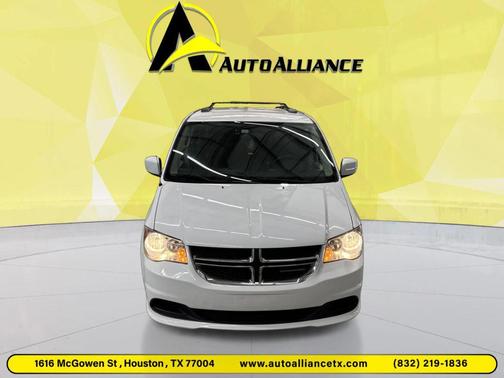 Bright White Clearcoat 2015 Dodge Grand Caravan SXT