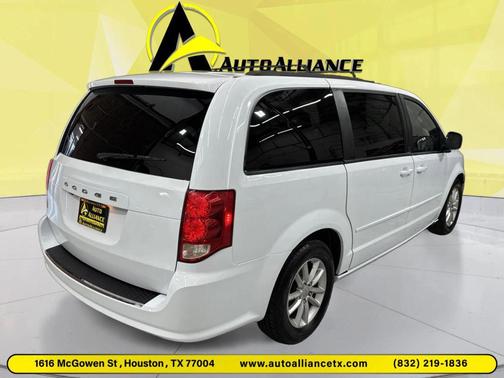 Bright White Clearcoat 2015 Dodge Grand Caravan SXT