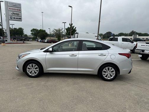 2021 Hyundai Accent SE