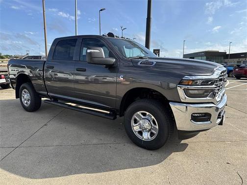 2025 RAM 2500 Tradesman Crew Cab 4x4 6'4' Box