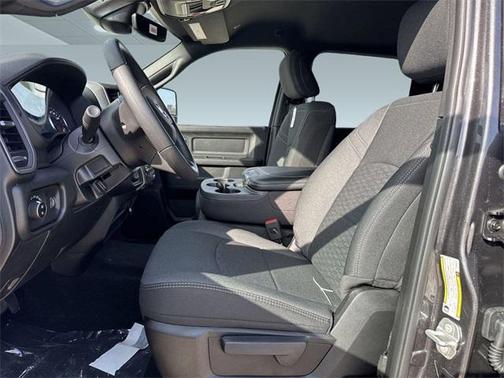 2025 RAM 2500 Tradesman Crew Cab 4x4 6'4' Box