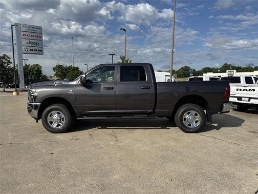2025 RAM 2500 Tradesman Crew Cab 4x4 6'4' Box