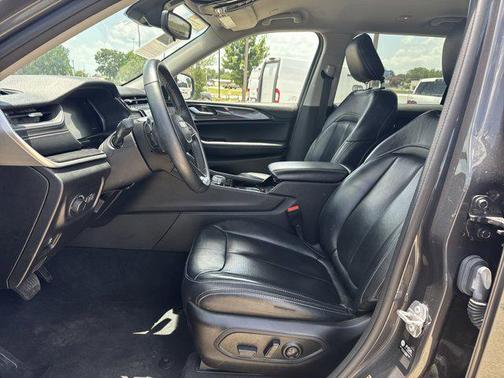 2022 Jeep Grand Cherokee L Laredo