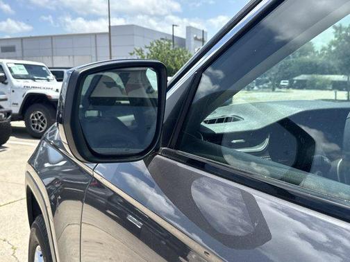 2022 Jeep Grand Cherokee L Laredo