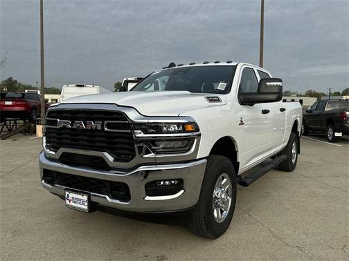 2025 RAM 2500 Tradesman Crew Cab 4x4 6'4' Box