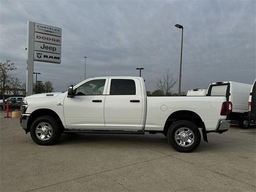 2025 RAM 2500 Tradesman Crew Cab 4x4 6'4' Box