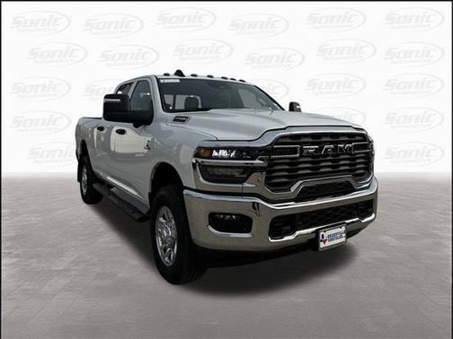 2025 RAM 2500 Tradesman Crew Cab 4x4 6'4' Box