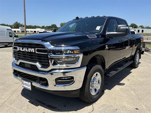 2025 RAM 2500 Tradesman Crew Cab 4x4 6'4' Box