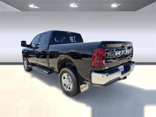 2025 RAM 2500 Tradesman Crew Cab 4x4 6'4' Box