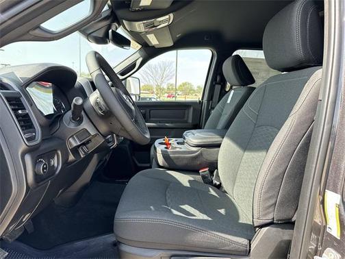 2025 RAM 2500 Tradesman Crew Cab 4x4 6'4' Box