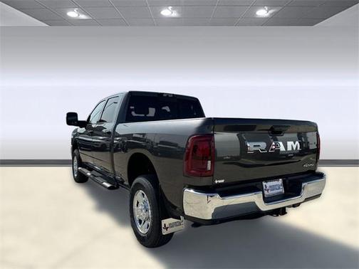 2025 RAM 2500 Tradesman Crew Cab 4x4 6'4' Box