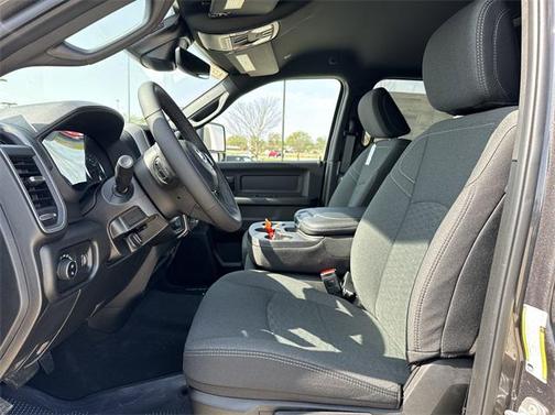2025 RAM 2500 Tradesman Crew Cab 4x4 6'4' Box