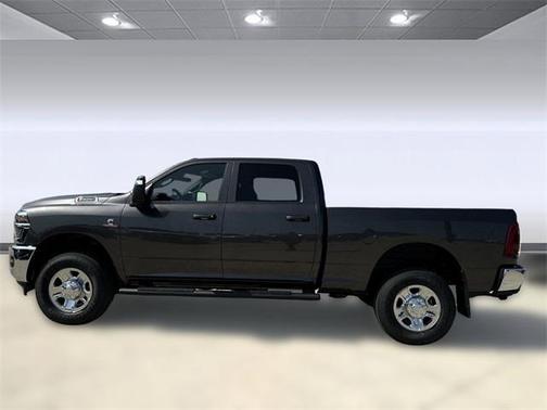 2025 RAM 2500 Tradesman Crew Cab 4x4 6'4' Box