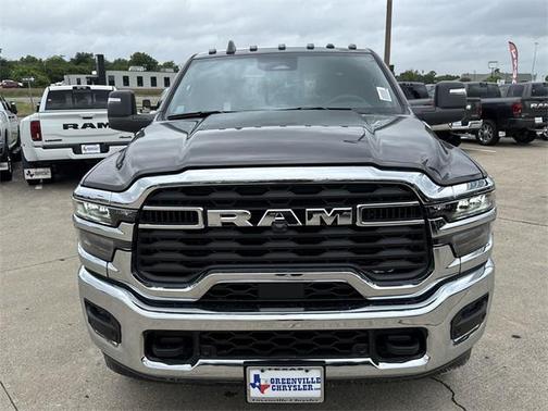 2025 RAM 2500 Tradesman Crew Cab 4x4 6'4' Box