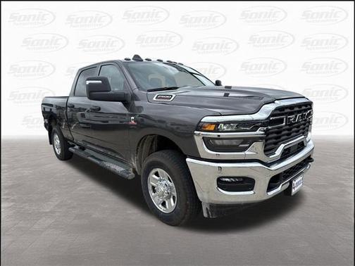 2025 RAM 2500 Tradesman Crew Cab 4x4 6'4' Box