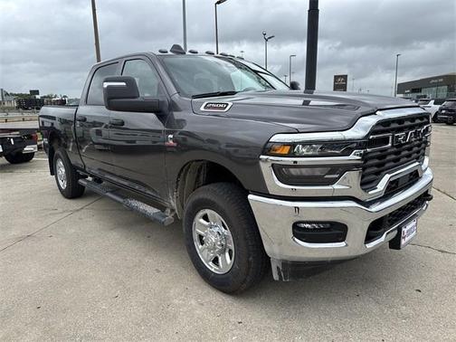 2025 RAM 2500 Tradesman Crew Cab 4x4 6'4' Box
