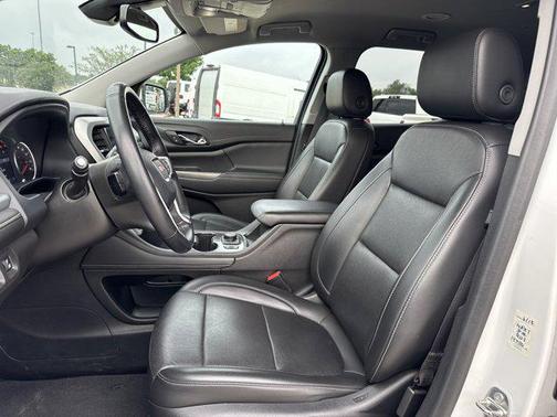 2023 GMC Acadia AWD SLT