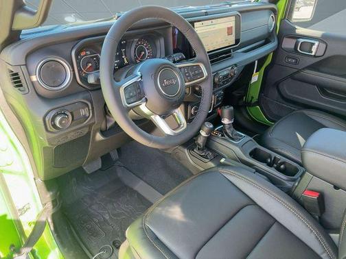 2026 Jeep Wrangler 4-Door Sahara 4x4