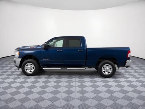 Patriot Blue Pearlcoat 2024 RAM 2500 Big Horn Crew Cab 4x4 6'4' Box