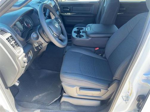 2026 RAM 3500 Tradesman Crew Cab 4x4 8' Box