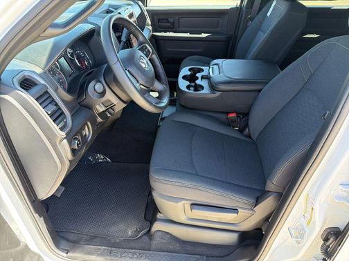 2026 RAM 2500 Tradesman Crew Cab 4x4 8' Box