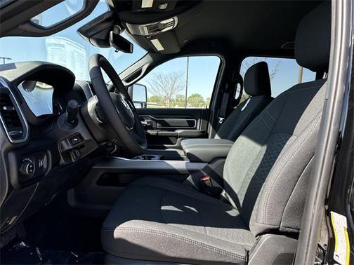 2025 RAM 2500 Big Horn Crew Cab 4x4 6'4' Box
