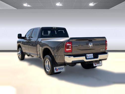 2024 RAM 3500 Laramie Crew Cab 4x4 8' Box