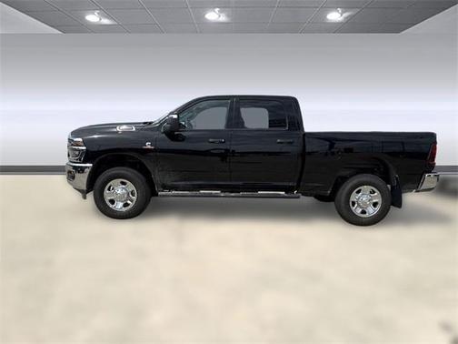 2025 RAM 2500 Tradesman Crew Cab 4x4 6'4' Box
