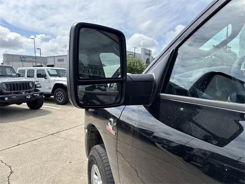 2025 RAM 2500 Tradesman Crew Cab 4x4 6'4' Box