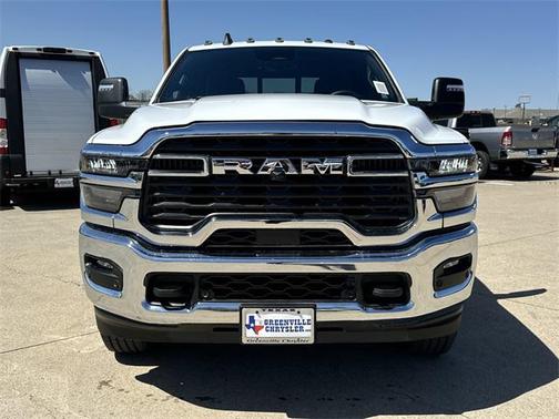 2025 RAM 2500 Tradesman Crew Cab 4x4 6'4' Box