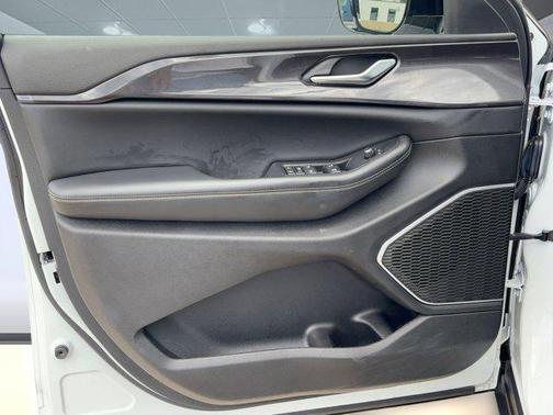 2022 Jeep Grand Cherokee Altitude