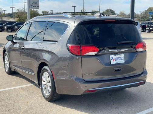 2018 Chrysler Pacifica Touring-L