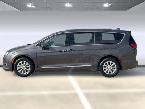2018 Chrysler Pacifica Touring-L