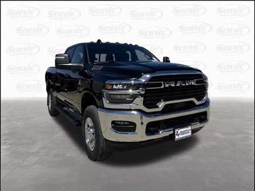 2025 RAM 2500 Tradesman Crew Cab 4x4 6'4' Box