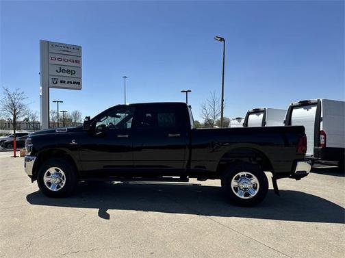 2025 RAM 2500 Tradesman Crew Cab 4x4 6'4' Box