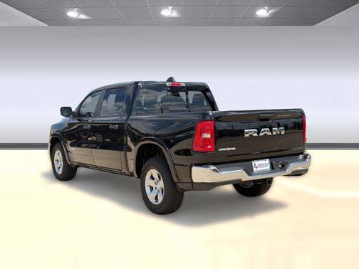 Diamond Black Crystal Pearlcoat 2026 RAM 1500 Lone Star