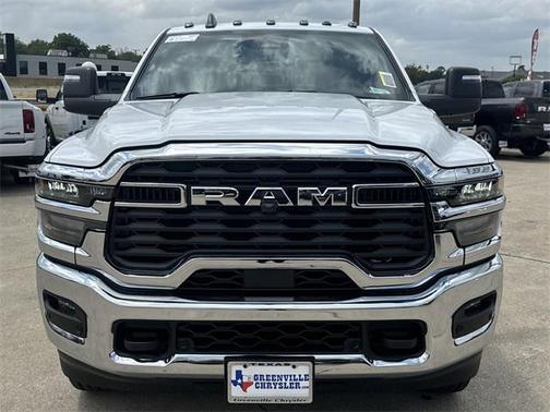2025 RAM 2500 Tradesman Crew Cab 4x4 6'4' Box