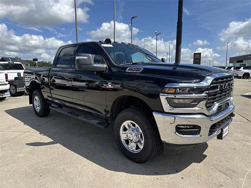 2025 RAM 2500 Tradesman Crew Cab 4x4 6'4' Box