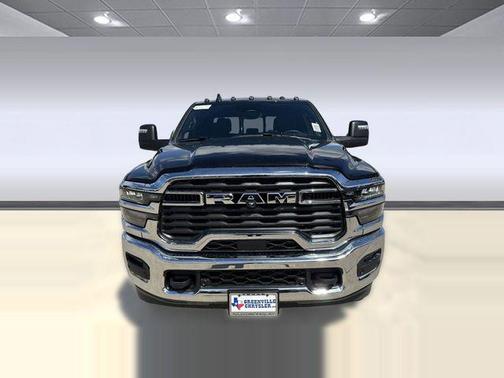 2025 RAM 2500 Tradesman Crew Cab 4x4 6'4' Box